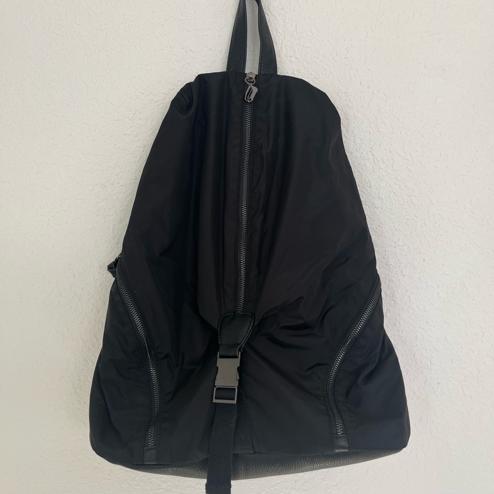Fabletics Row black backpack - Picture 2 of 9